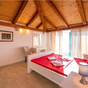 1 Bedroom Apartment with 2 Shared Pools, sleeps 2